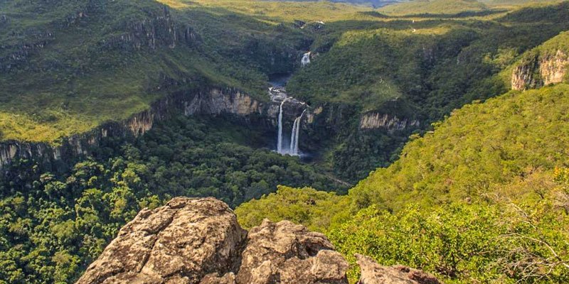 Mirante da Janela e Cachoeira do Abismo - Chapada dos Veadeiros foto