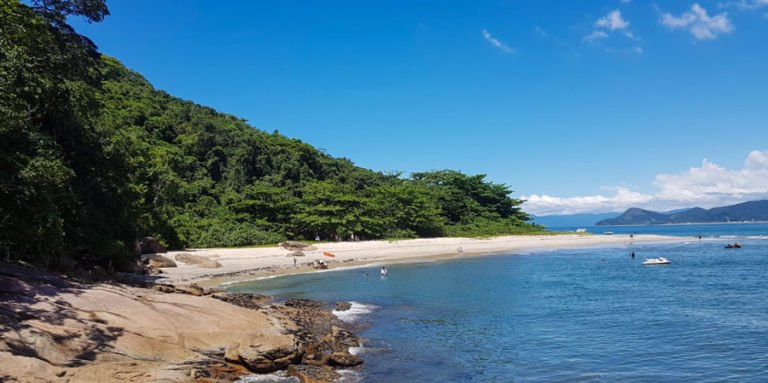 Praia de Massaguaçu Caraguatatuba - POUSADAS e O QUE FAZER!