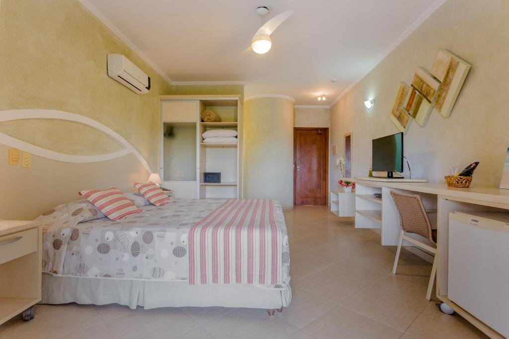 Beach Hotel Cambury