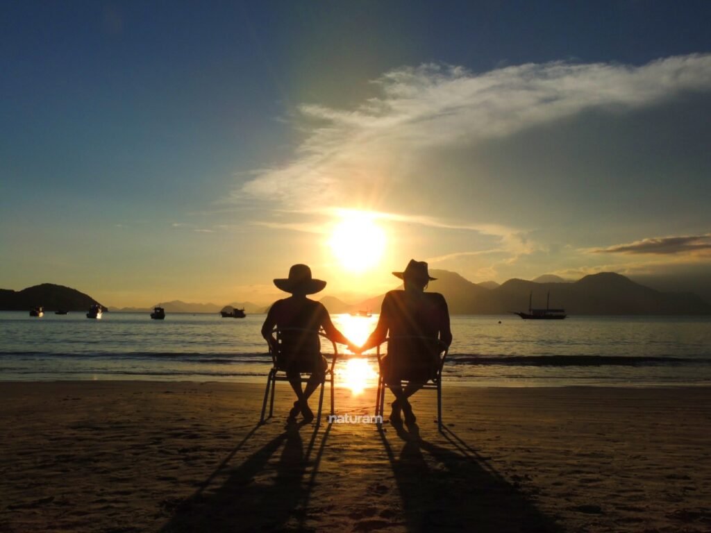 Por do Sol na Praia da Almada, em Ubatuba