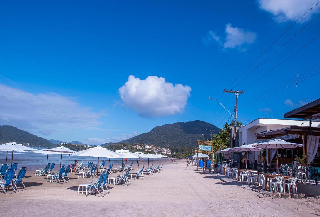 Hotel Village na Praia da Enseada em Ubatuba